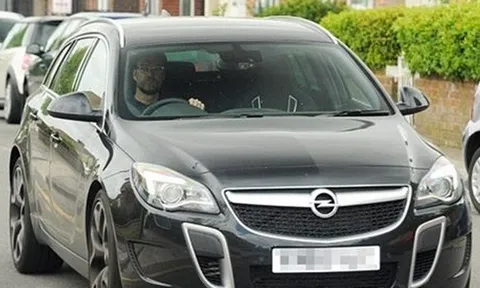 Giàu có, Jurgen Klopp vẫn đi xe bình dân