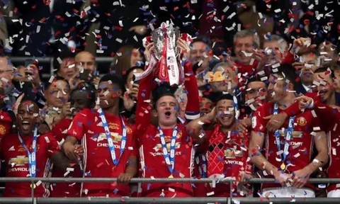 Giờ tính sao, Rooney?