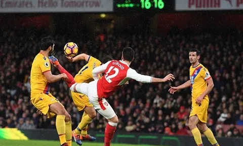 Giroud có 'siêu phẩm' nhờ... sao Man Utd