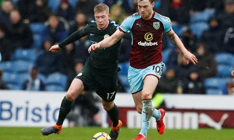 Man City hụt hơi, De Bruyne văng tục vì quá mệt mỏi