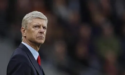 Góc Arsenal: Arsene Wenger và lần đầu làm "chuyện ấy"