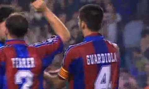 Guardiola từng kiểm soát hàng tiền vệ của Barcelona thế nào?