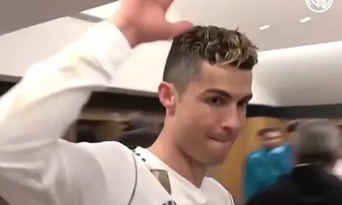 Hạ sát PSG, Ronaldo vui sướng tột độ trong phòng thay đồ