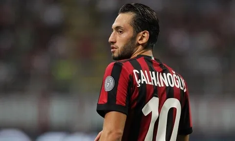 Hakan Calhanoglu thể hiện thế nào ở mùa giải này?