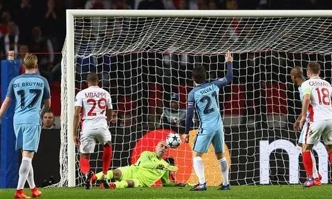 Hàng thủ của Man City bị chê thậm tệ sau thất bại trước Monaco