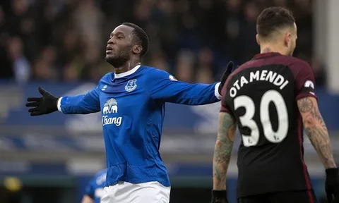 Hàng thủ mơ ngủ, Man City nhận cơn ác mộng trước Everton