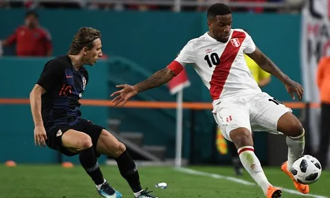 Hàng thủ 'mơ ngủ', Modric bất lực trên đất Mỹ