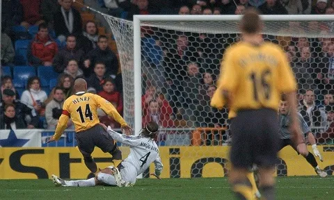 Hành trình đi đến trận Chung kết Champions League của Pháo thủ mùa 2005/06