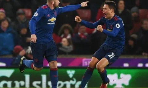 'Hãy đối xử với Rooney như người thường'