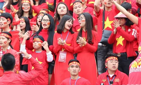 12 nghìn CĐV Hà Nội khuấy đảo sân Hàng Đẫy