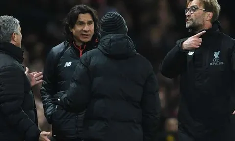 Hé lộ: Lý do Mourinho và Klopp suýt 'tẩn nhau'