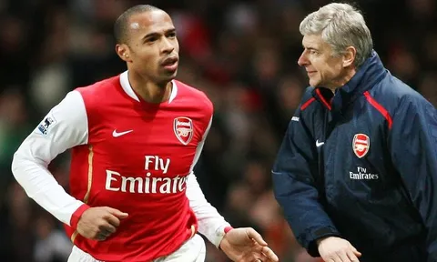 Henry khuyên Arsenal học hỏi từ Chelsea trong vụ Wenger