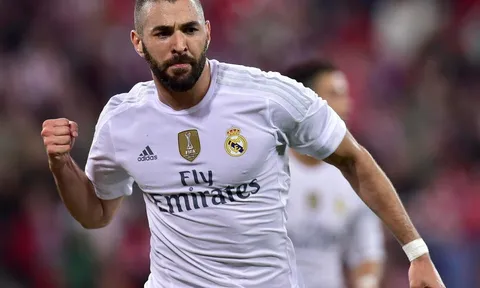Hết kiên nhẫn, Real tính tống khứ Benzema sang Man United