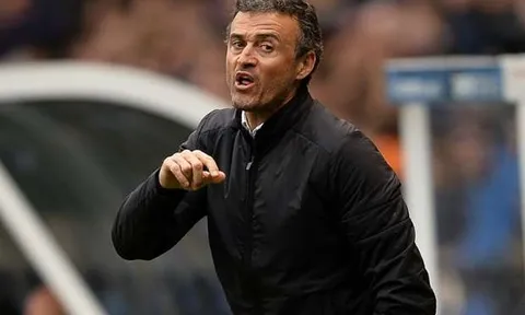 HLV Enrique: "Cầu thủ Barca còn trên mây"
