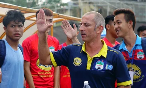 U19 HAGL thắng nhưng HLV Graechen chưa vui
