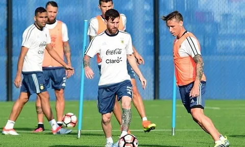HLV Sampaoli: “Sẽ không ai đạt đến đẳng cấp của Messi”