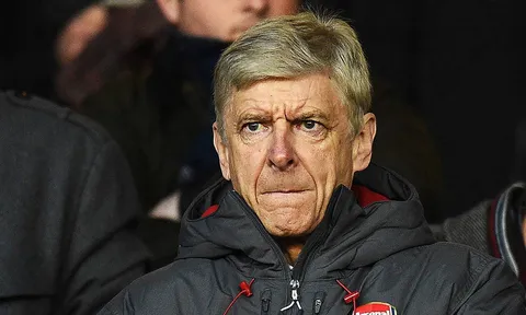 HLV Wenger nói gì sau thất bại gây sốc?