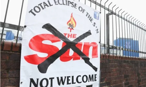 Học theo Liverpool, Everton tẩy chay PV của The Sun vào sân