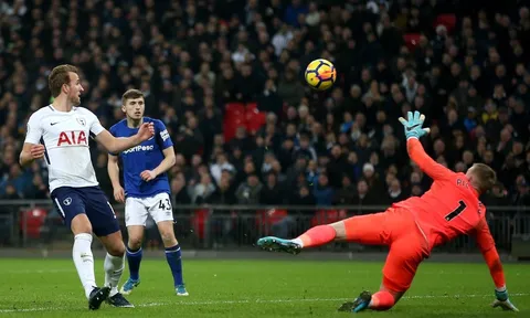 Hủy diệt Everton, Tottenham thổi lửa cho top 4
