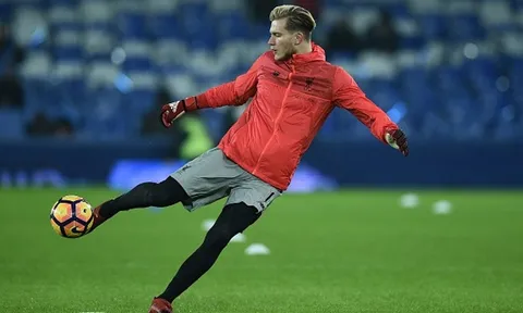 Huyền thoại Carragher chỉ ra vị trí Liverpool cần bổ sung