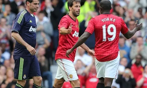 Huyền thoại Man Utd 1-2 huyền thoại Real Madrid