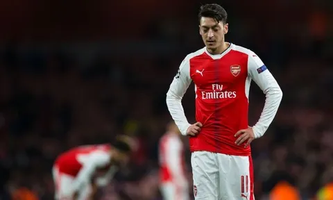 Huyền thoại M.U chỉ trích thẳng mặt 3 sao Arsenal