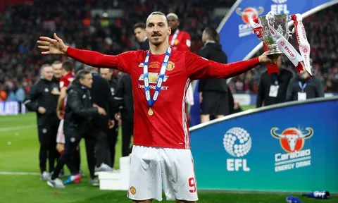 Ibra lập siêu phẩm, Sir Alex ăn mừng như trẻ con