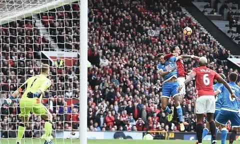 Graham Poll: 'Ibra và Mings phải bị phạt thật nặng'