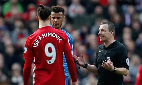 Kinh hãi: Ibrahimovic bị đối thủ thẳng chân đạp ngay vào đầu