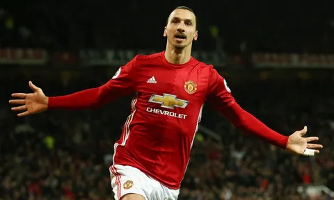 Ibrahimovic lại tỏa sáng, Mourinho hối Man Utd gia hạn hợp đồng