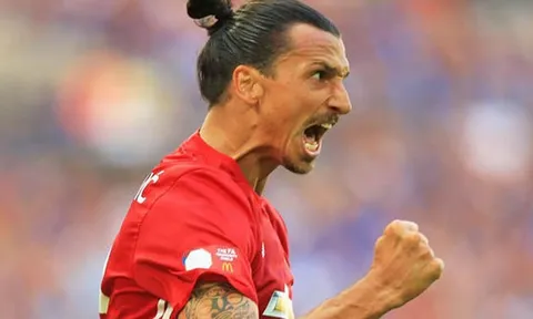 Ibrahimovic 'muối mặt' khi bị công bố điểm chơi bowling