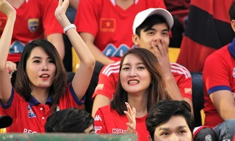 Ngắm fan nữ cực xinh cháy hết mình trên sân Gò Đậu