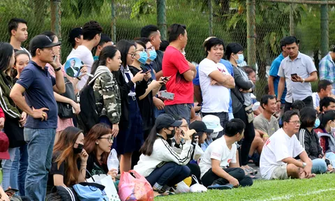 TP.HCM 2-2 SHB Đà Nẵng: Fan Sài thành "săn" Đức Chinh, Tiến Dụng