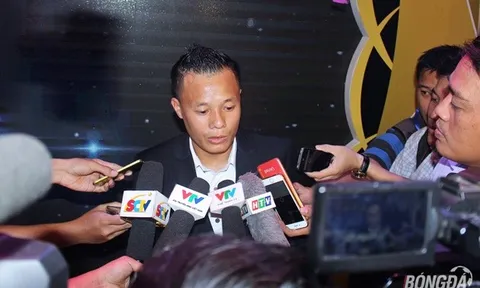 Lương "dị" nói gì sau khi nhận Quả bóng vàng Việt Nam 2016?
