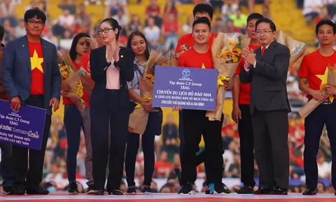 Quang Hải nhận vé đi Bồ Đào Nha, Văn Thanh tái hiện màn ăn mừng lịch sử