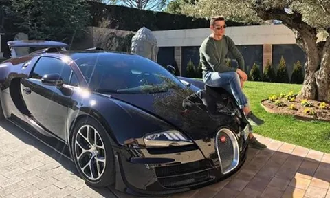 Ronaldo chi tiền tấn để... đậu xe