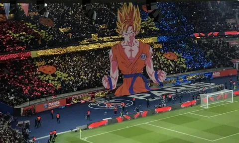 Fan PSG lấy Son Goku hù dọa Marseille