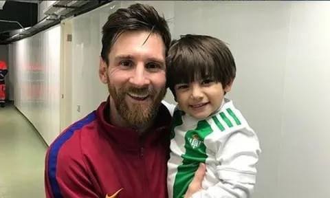 Sắp đón quý tử thứ 3, Messi vẫn ôm con của người lạ