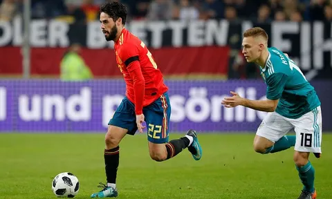 Isco tỏa sáng và làm khó Zidane