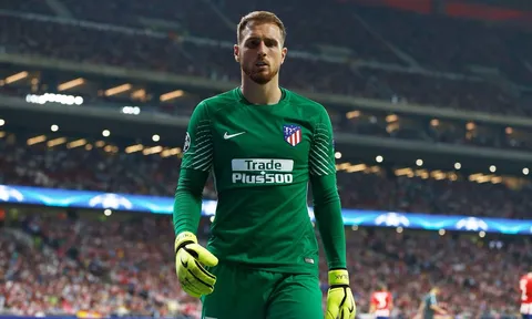 Thủ môn Atletico hé lộ tương lai, Arsenal và Real mừng thầm