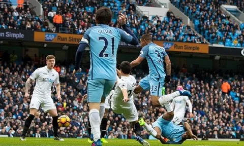 Jesus lập cú đúp, Man City đánh chiếm top 3