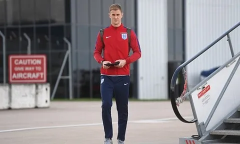 Joe Hart trầm tư trong ngày lên đường đại chiến với Đức