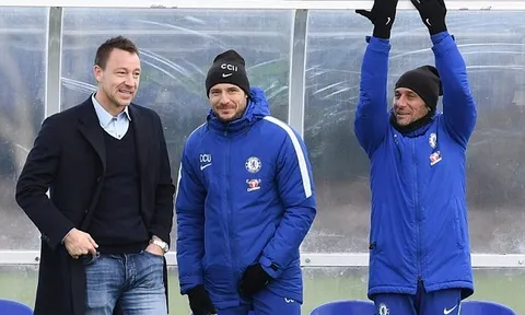 John Terry trở lại Chelsea, theo sát đồng đội cũ tập luyện