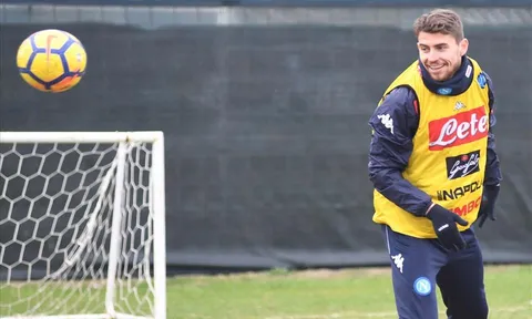Juve vào chung kết, Napoli không khỏi vui mừng