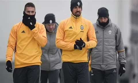 Juventus co ro luyện tập giữa ngày Đông tại Turin