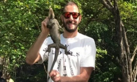 Karim Benzema bị phạt vì chụp ảnh cùng động vật quý hiếm