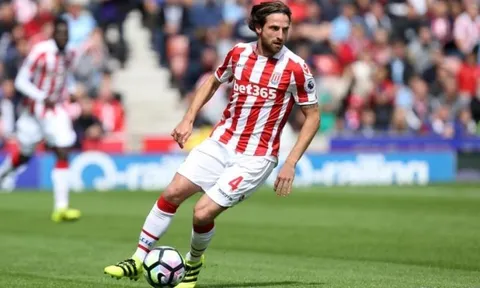 Khả năng chuyền bóng ấn tượng của Joe Allen