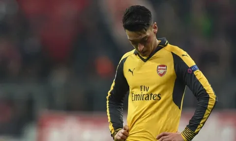 Khi Oezil tàng hình ở trận Bayern - Arsenal