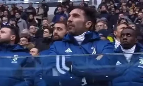Khoảnh khắc Buffon bật khóc khi nhớ về Astori