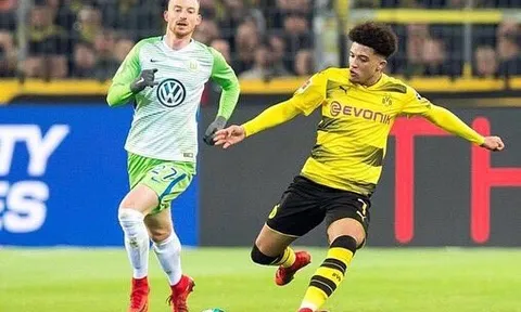 Khoảnh khắc thần đồng Anh quốc đi vào lịch sử Bundesliga